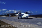 Wasserflugzeug auf der Insel Walkers Cay (Bahamas)