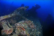 Die USS Liberty war ein Frachtschiff und wurde im zweiten Weltkrieg durch ein japanisches U-Boot torpediert (Bali, Indonesien) - The USS Liberty was hit by japanese submarine in World War 2 (Bali, Indonesia)