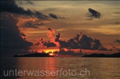 Sonnenuntergang in Misool (Raja Ampat, Indonesien) - Sunset at Misool Islands (Raja Ampat, Indonesien)