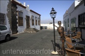Eine Gasse im Dorf Teguise (Lanzarote, Kanarische Inseln) - Teguise (Lanzarote, Canary Islands)