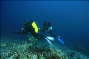 Tech-Taucher mit Scootern (Meemu Atoll, Malediven, Indischer Ozean) - Tec Divers with Scooters (Mulaku Atoll, Maldives, Indian Ocean)