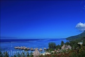 Lagune von Moorea mit dem Hotel Sofitel IA ORA (Französisch Polynesien)