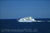 Tauchsafariboot Blue Seas in voller Fahrt (Ägypten, Rotes Meer) -  Diveboat (Aegypt, Red Sea)