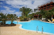 Poolbereich des Hotels Roca Nivaria (Teneriffa, Kanarische Inseln) - Poolarea of the Roca Nivaria Hotel (Tenerife, Canary Islands)